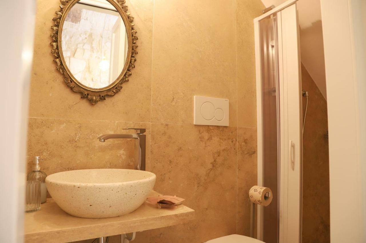 مونوبولي Palazzo Stapane Apartament Suite 8 المظهر الخارجي الصورة